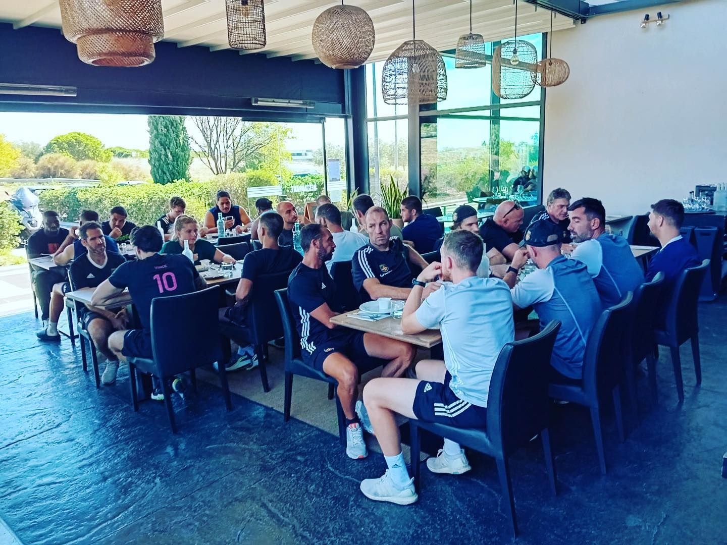 Après deux années de trêve… nn@usapofficiel nous refait confiance         nn#top14 #restaurant ...